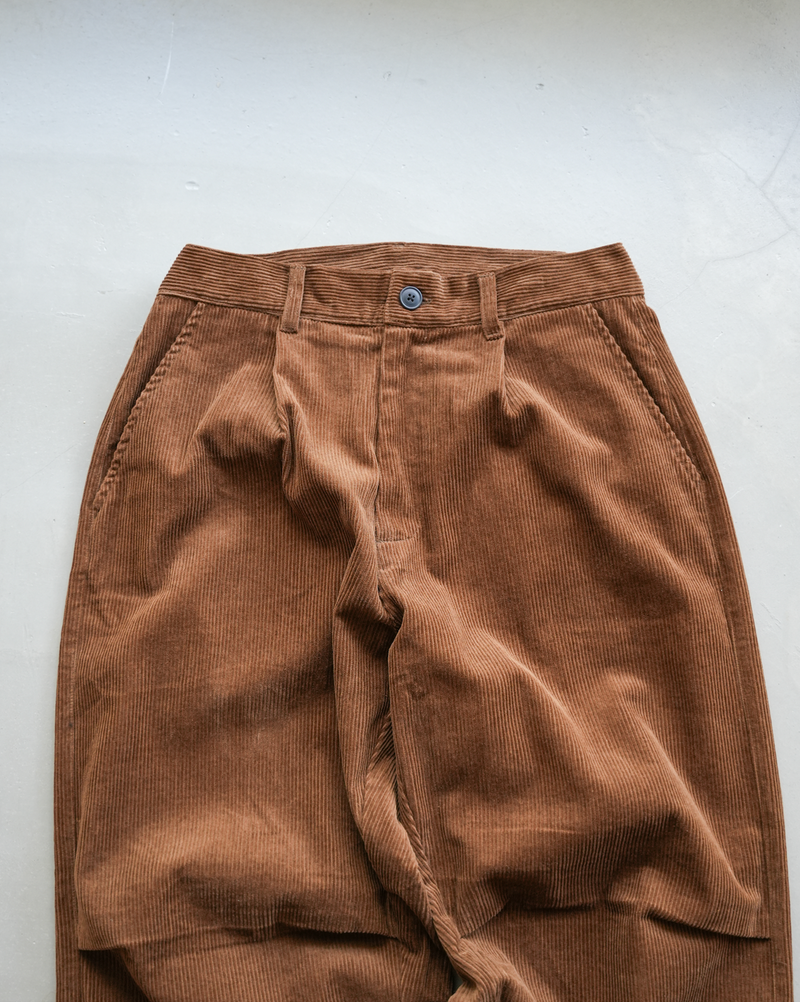 【1週間以内にお届け】 BLUETOWN EASY CORDUROY PANTS B5015