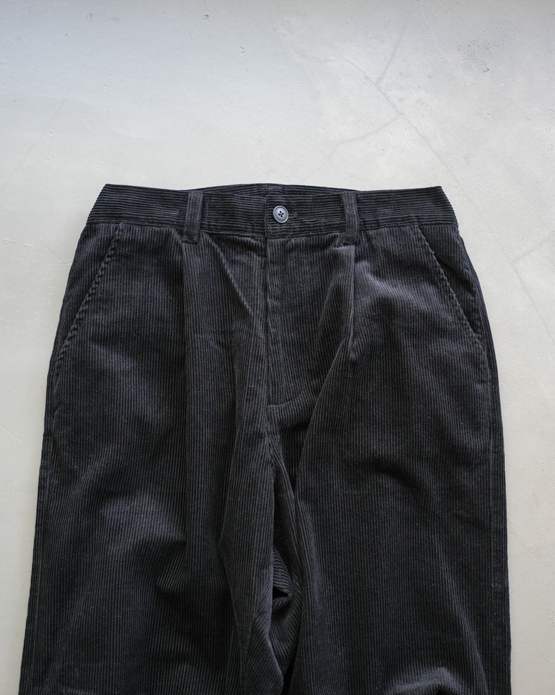 【1週間以内にお届け】 BLUETOWN EASY CORDUROY PANTS B5015