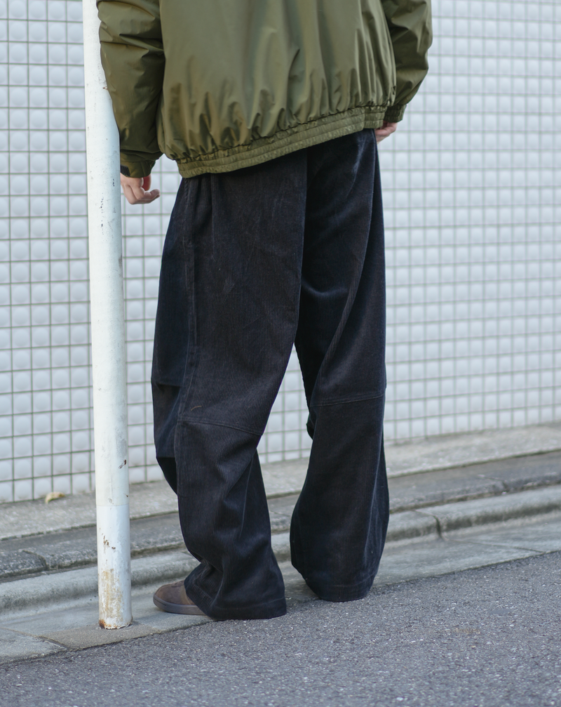 【1週間以内にお届け】 BLUETOWN EASY CORDUROY PANTS B5015