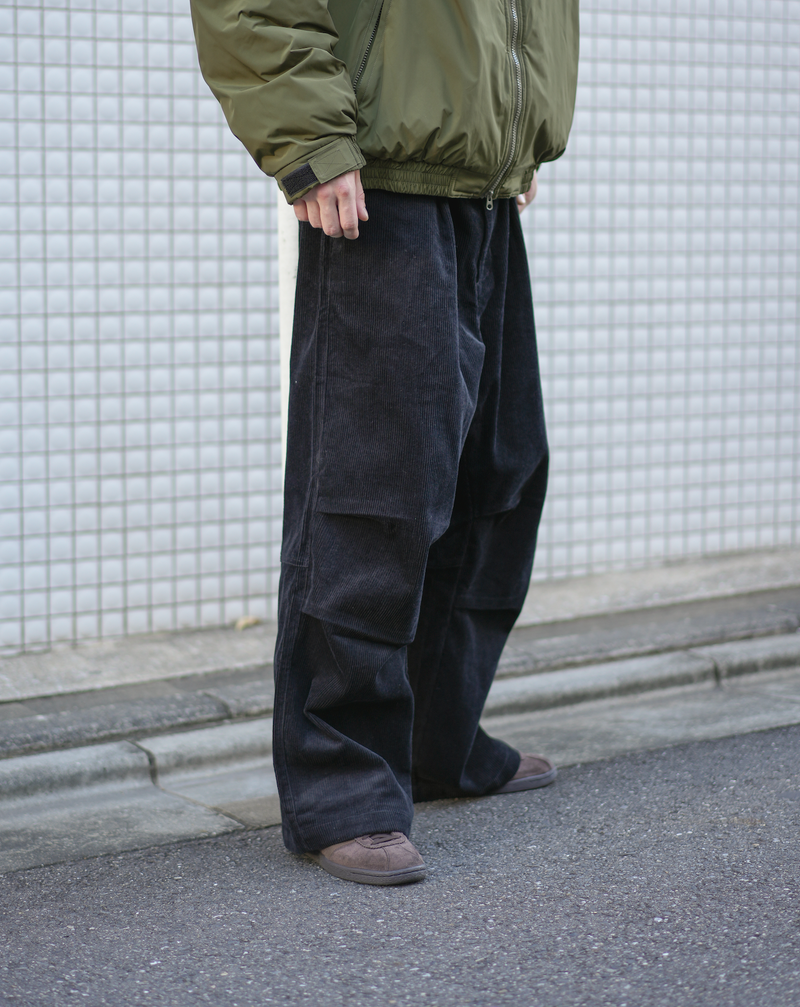 【1週間以内にお届け】 BLUETOWN EASY CORDUROY PANTS B5015