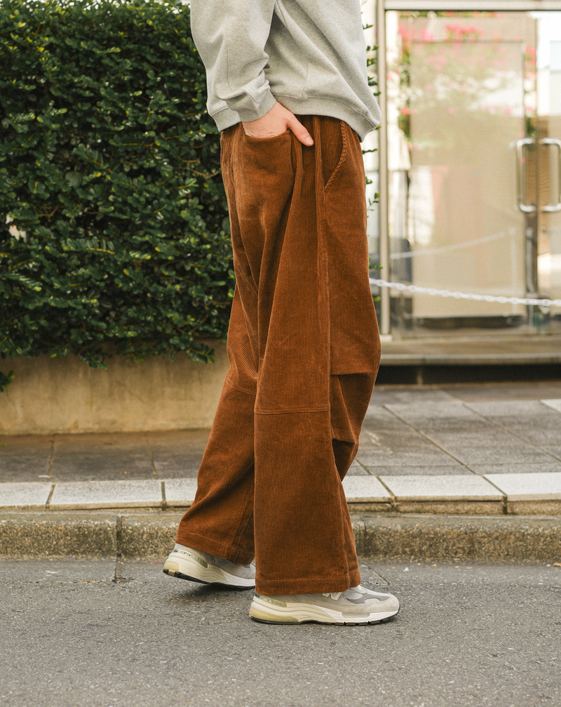 【1週間以内にお届け】 BLUETOWN EASY CORDUROY PANTS B5015