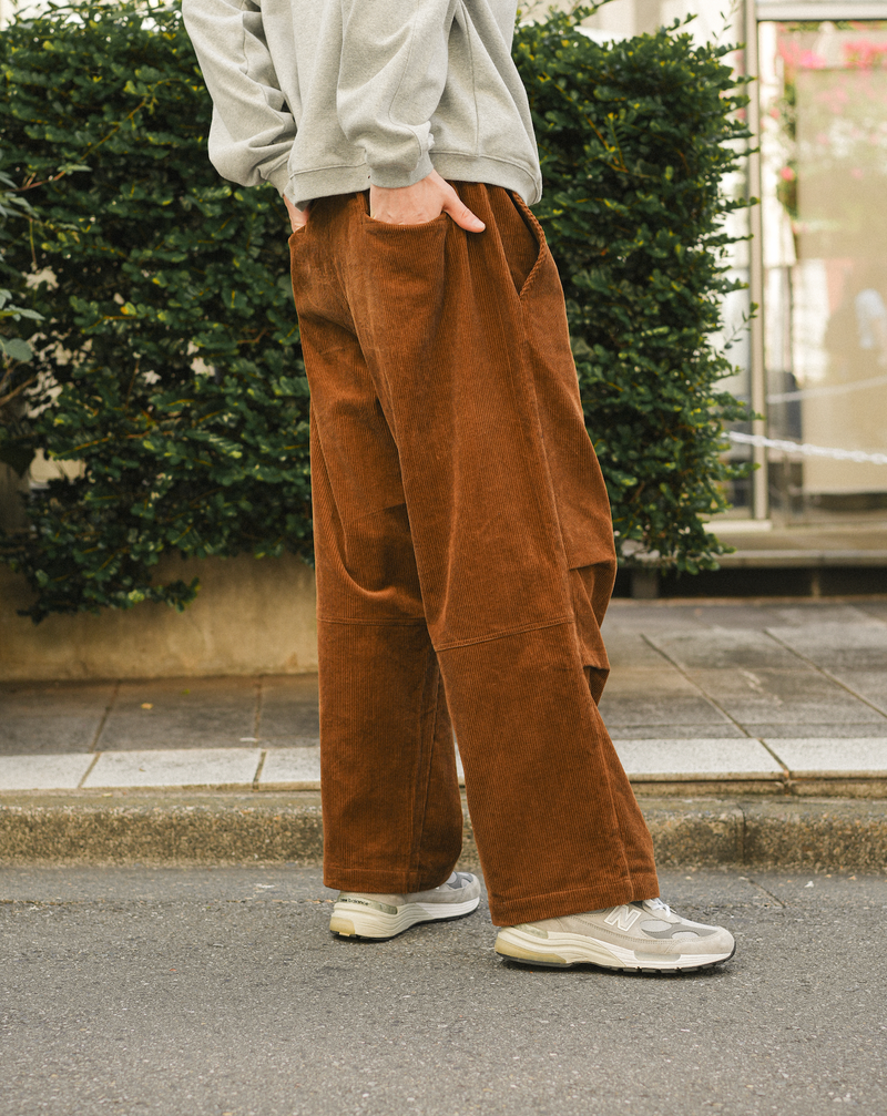 【1週間以内にお届け】 BLUETOWN EASY CORDUROY PANTS B5015