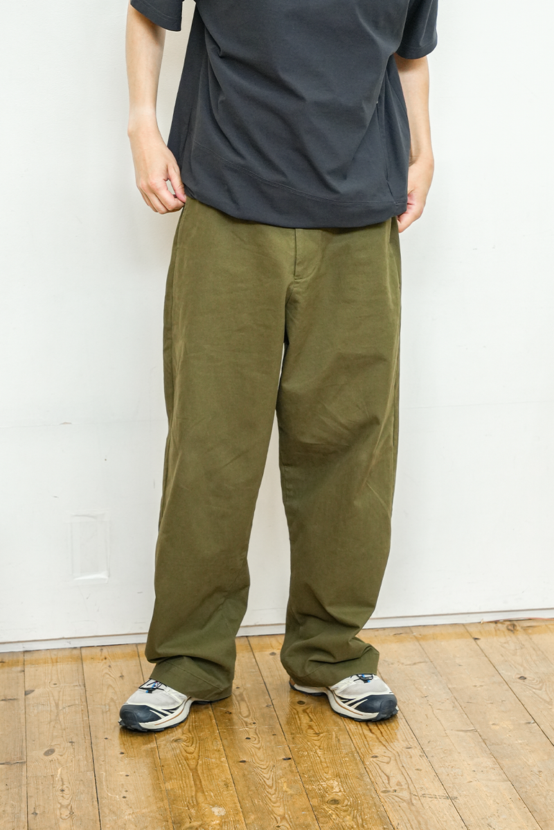 【1週間以内にお届け】 BASIC CHINO PANTS B4018